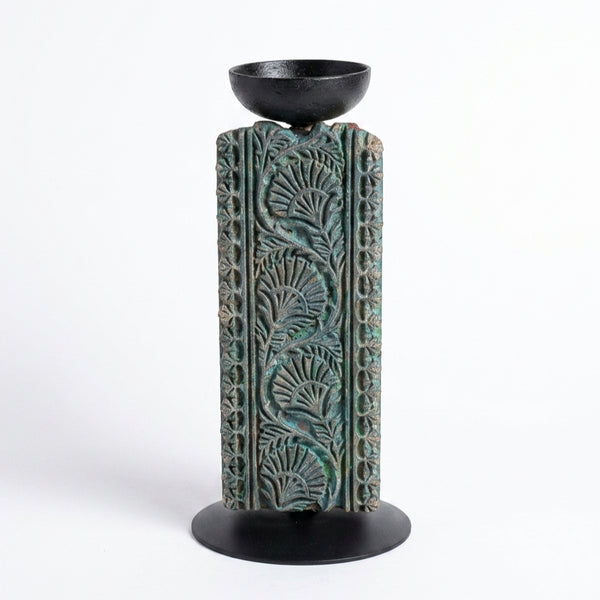 Riwaayat Carved Candle Stands