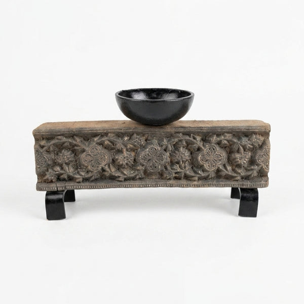 Riwaayat Carved Candle Stands